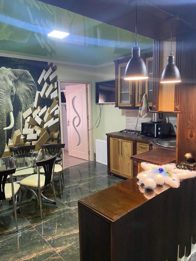 Art Hole Bed & Breakfast Kutaisi Exterior photo
