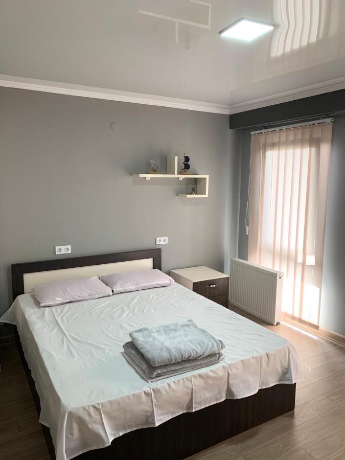 Art Hole Bed & Breakfast Kutaisi Exterior photo