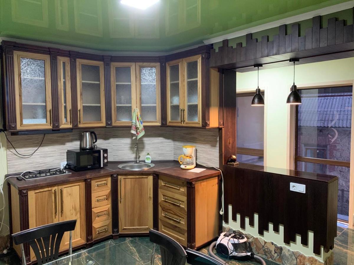 Art Hole Bed & Breakfast Kutaisi Exterior photo