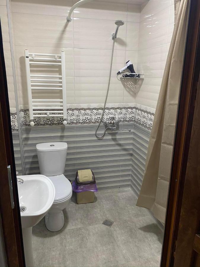 Art Hole Bed & Breakfast Kutaisi Exterior photo