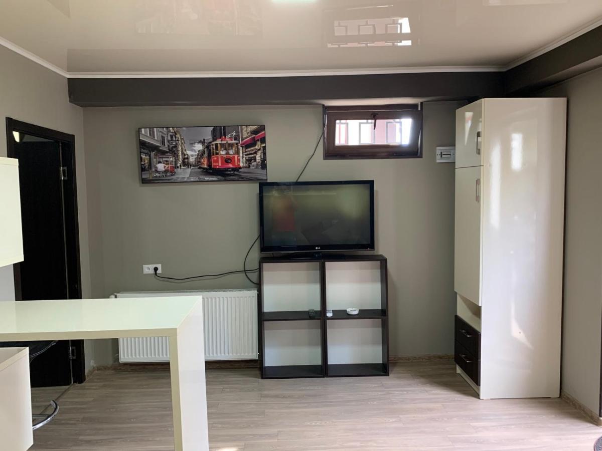 Art Hole Bed & Breakfast Kutaisi Exterior photo