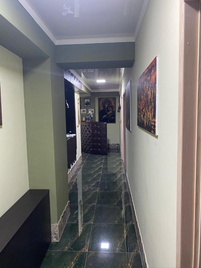 Art Hole Bed & Breakfast Kutaisi Exterior photo